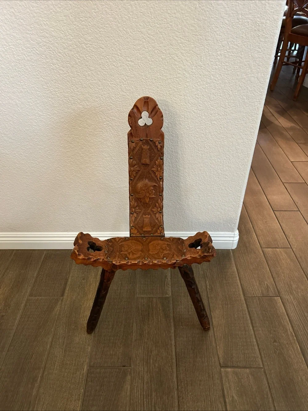Spanish / Italian VTG Style Solid  Wood /Leather Ornate Tripod Birthing Chair
